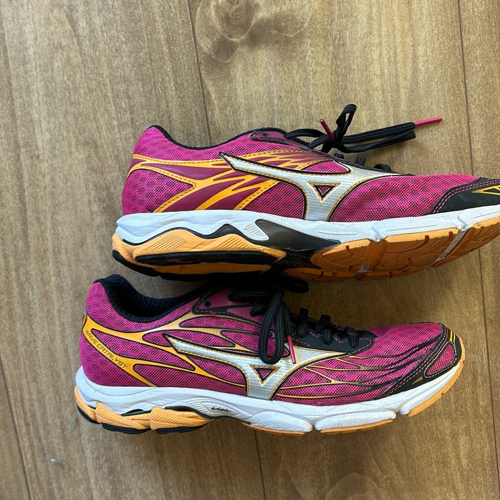 Mizuno Running Sneakers Shoes Womens size 9